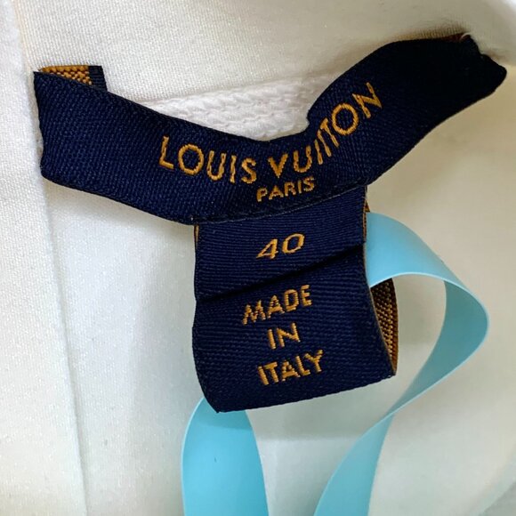 Louis Vuitton White Short-Sleeve Stand-Up Collar Top With Embossed Logo & Monogr - Picture 2 of 7